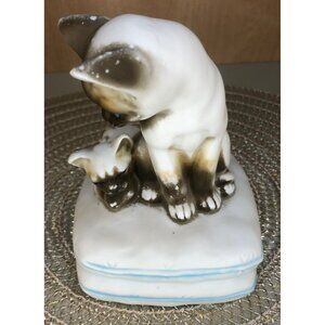 Mann Siamese Cat and kitten Music Box MCMLXXXll